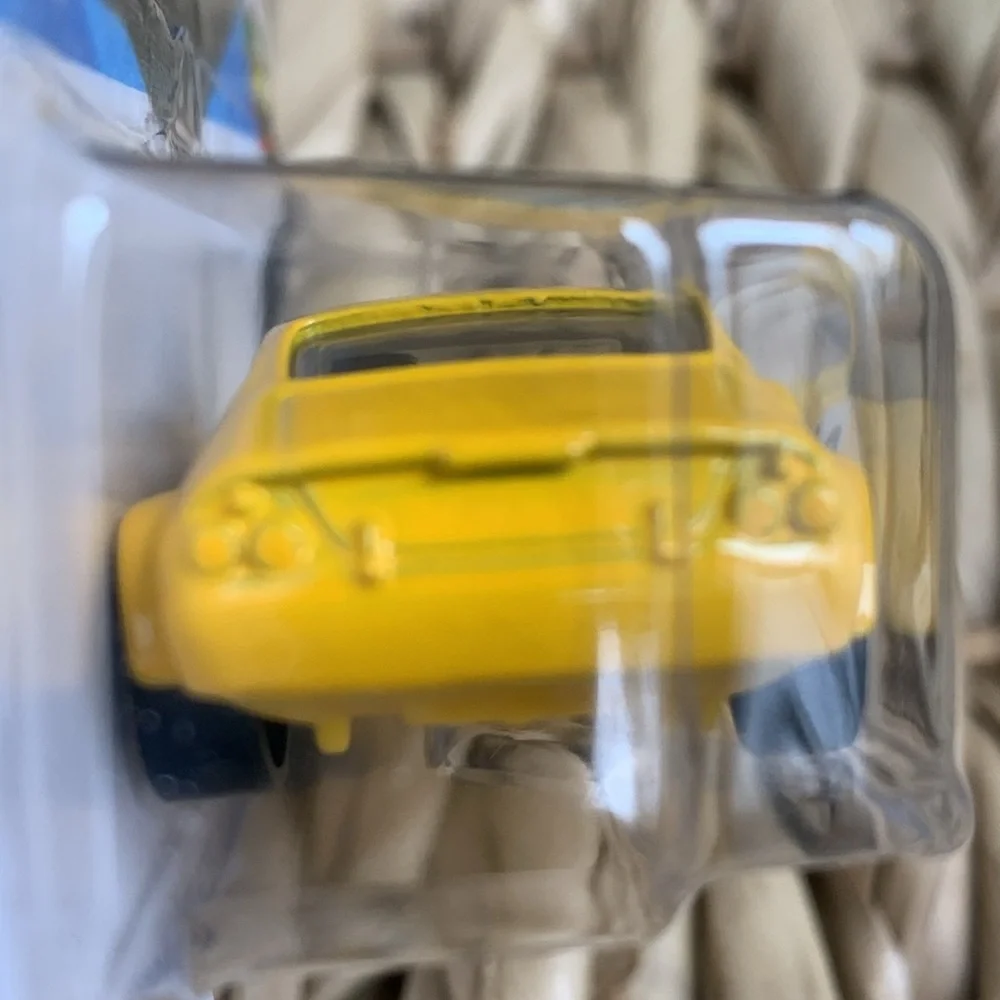 Ferrari 365 GTB4 Competizione Hot Wheels Yellow Race Car Hotwheels Racing New